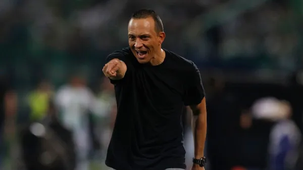 Las razón de la destitución de Restrepo como DT de Alianza Lima: No estuvo de acuerdo con incorporar a Paolo Guerrero