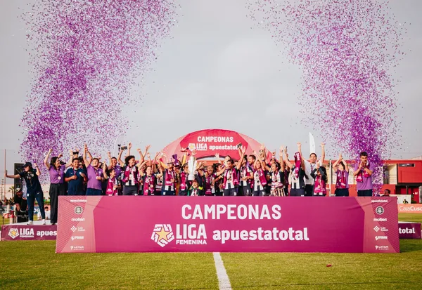 ¡Bicampeonas! Alianza Lima levanta el trofeo de la Liga Femenina 2025 tras un final de infarto
