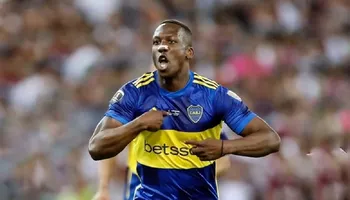 Luis Advíncula 2024