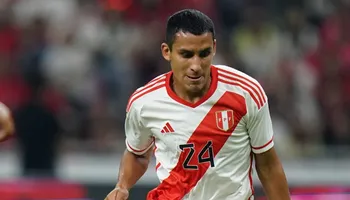 Alex Valera vistiendo la camiseta de la selección peruana 2024