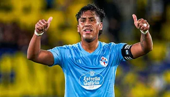 Renato Tapia no aceptó oferta del Celta de Vigo y fue ofrecido a histórico club de España