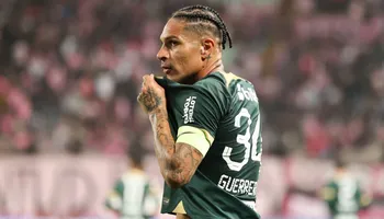 Paolo Guerrero con camiseta de Alianza Lima