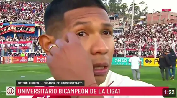 Edison Flores con camiseta de Universitario 2024
