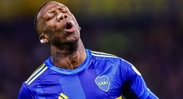 Luis Advíncula 2024