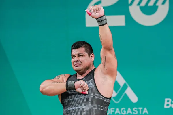 PESAS: Hernán Viera logra medalla en la Copa del Mundo de Levantamiento de Pesas