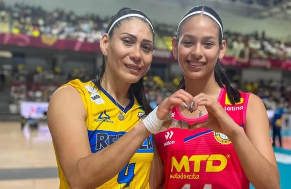 Madre e hija se enfrentaron en la liga peruana de vóley 2024