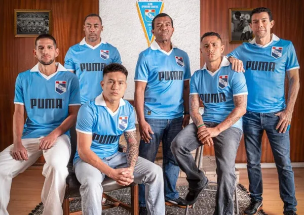 ¡Celeste de corazón! Sporting Cristal lanzó la reedición de su camiseta histórica de 1988