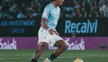 ¡Renato Tapia podría abandonar el Celta de Vigo tras fallidas negociaciones de renovación!