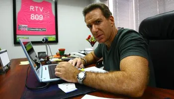 Eddie Fleischman critica duramente a Jorge Fossati y a la FPF por su continuidad en la selección peruana