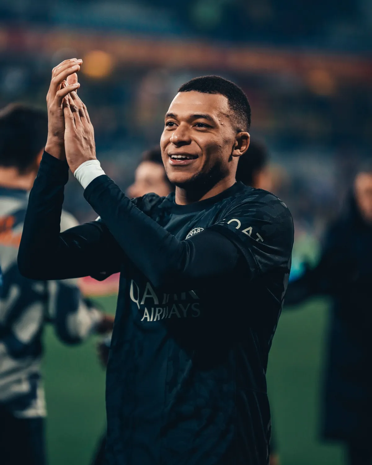 Histórica oferta del PSG a Mbappé para renovar contrato desata conmoción en el fútbol