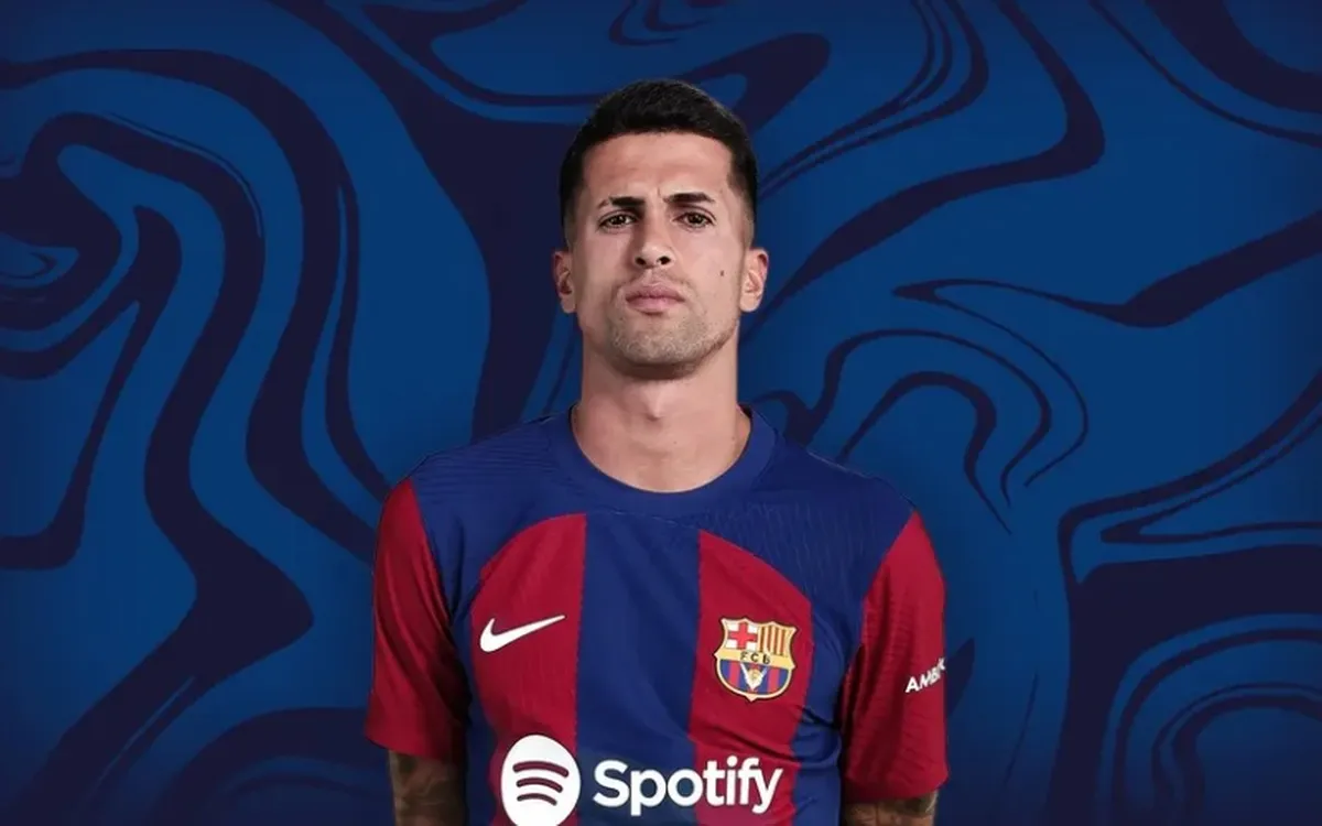 Barcelona pierde a Joao Cancelo por lesión en la rodilla a las puertas de la supercopa de España