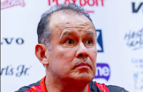 Juan Reynoso vuelve a la Liga MX: Necaxa oficializó al ‘Cabezón’ como su nuevo entrenador