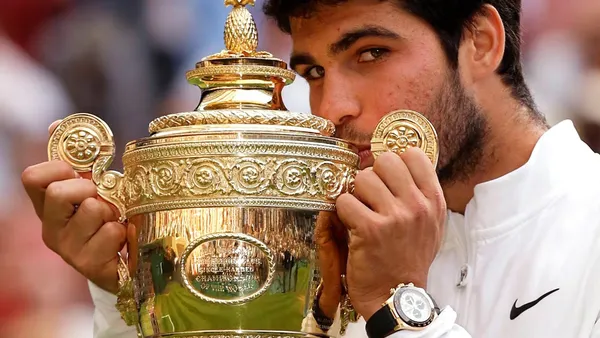 Carlos Alcaraz es el rey de Wimbledon 2024 tras derrotar a Novak Djokovic con un contundente 3-0