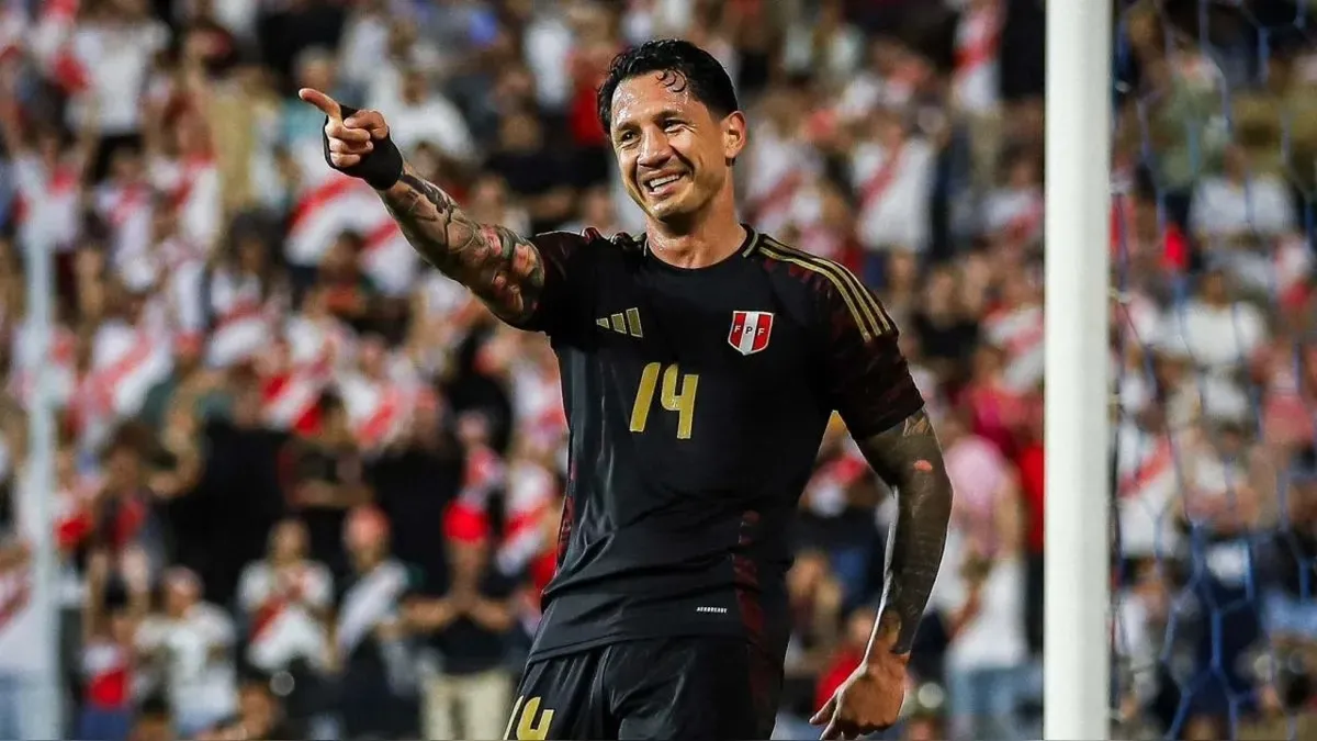Gianluca Lapadula y el orgullo de llevar la cinta de capitán en la Selección Peruana