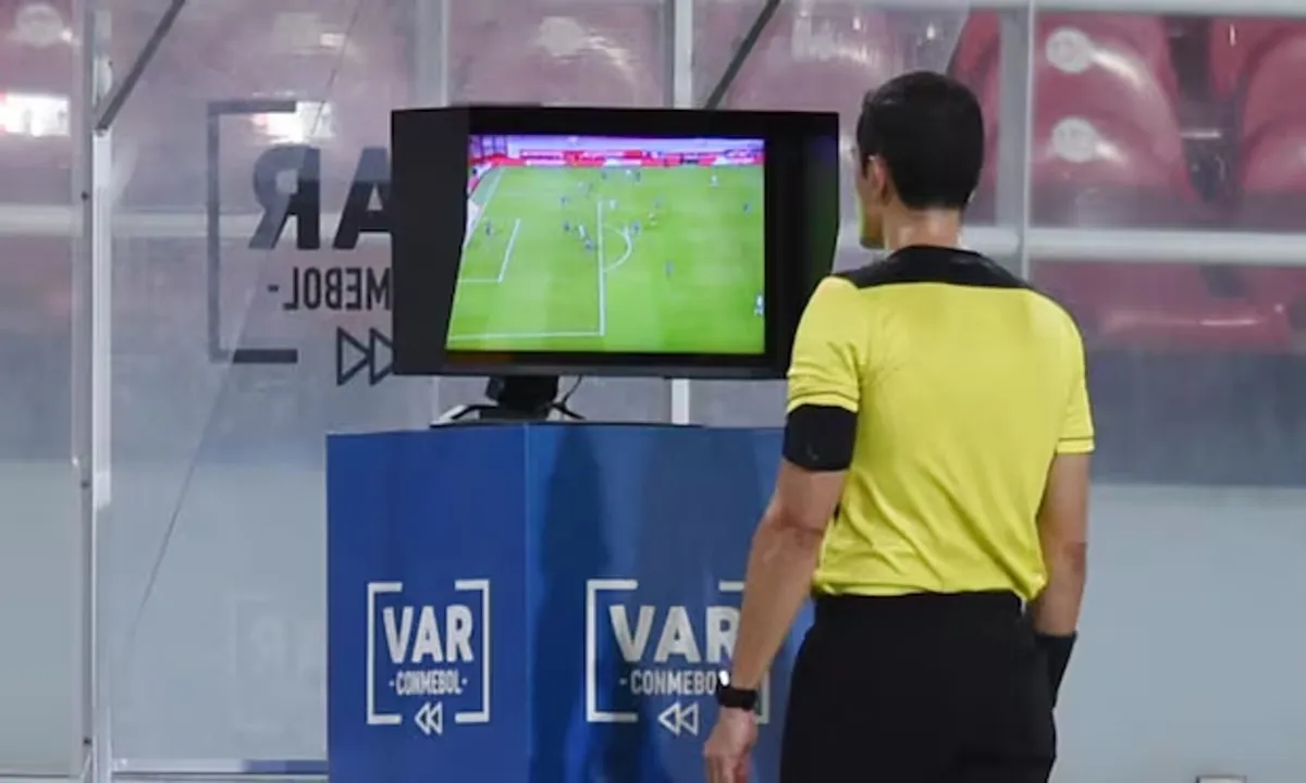 VAR Liga 1 2025