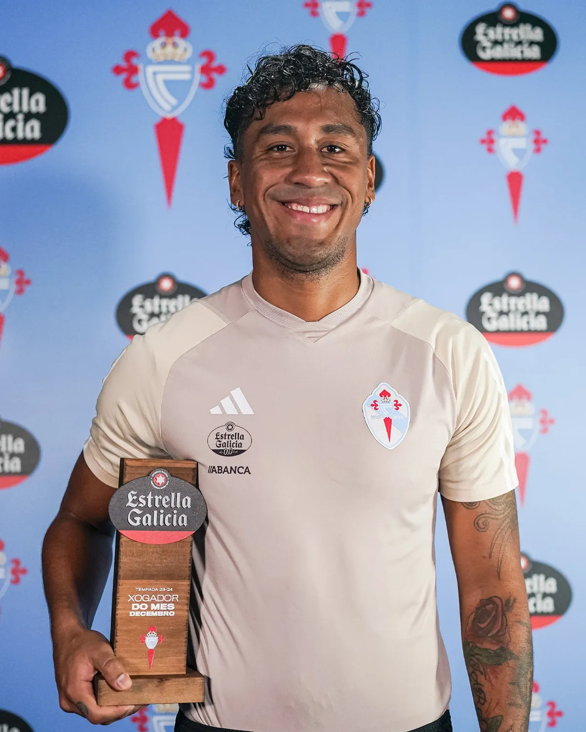Aficionados del Celta de Vigo eligen a Renato Tapia el mejor jugador de diciembre 2023.