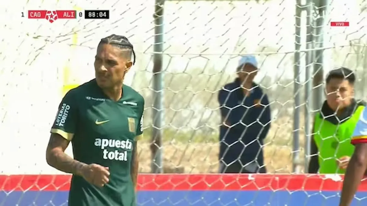 Hinchas ESTALLAN contra Paolo Guerrero por fallar tanto y reclamar mucho: “No le hace gol ni al arcoíris”