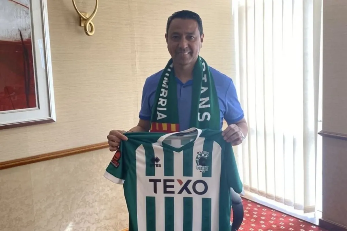 Nolberto Solano será DT del Blyth Spartand de la séptima división del fútbol inglés.