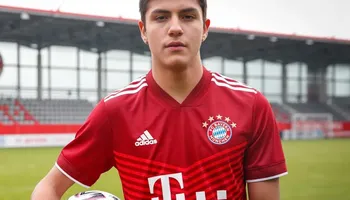 Matteo Pérez Vinlöf le dijo NO a la Selección Peruana y decidió continuar en Suecia