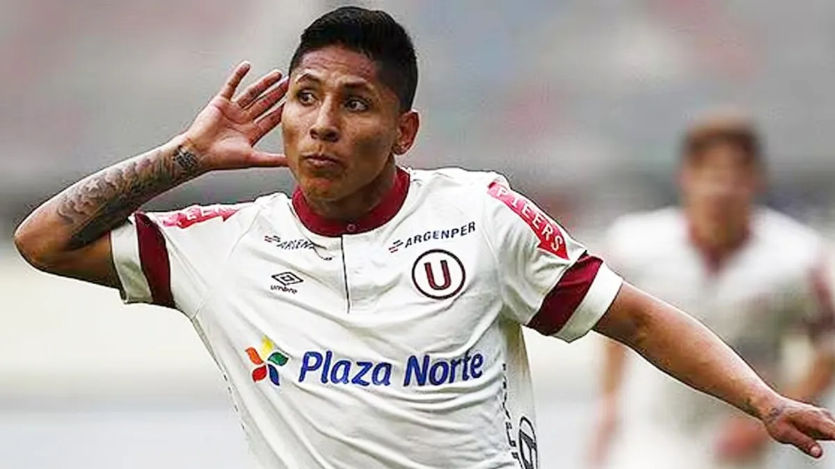 Raúl Ruidíaz con camiseta de la U