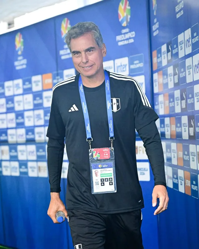 José Del Solar, DT de la Selección Peruana Sub 23 &#8211; Fuente: FPF
