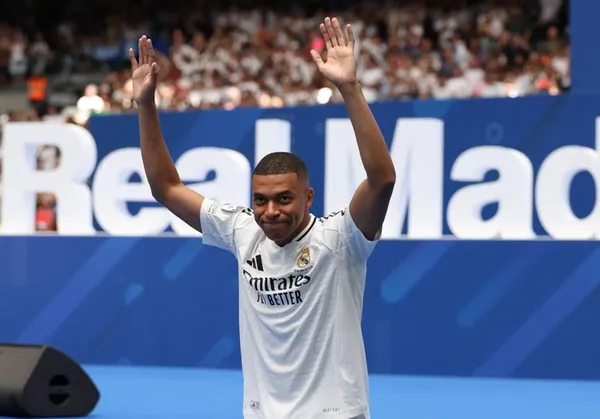 Kylian Mbappé fue presentado en el Real Madrid con un Santiago Bernabéu repleto – VIDEO
