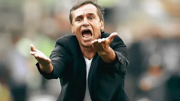 Fabián Bustos, DT de Universitario de Deportes 2024