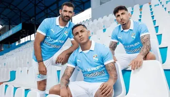 Sporting Cristal presenta su nueva camiseta 2025 con un espectacular homenaje al pasado