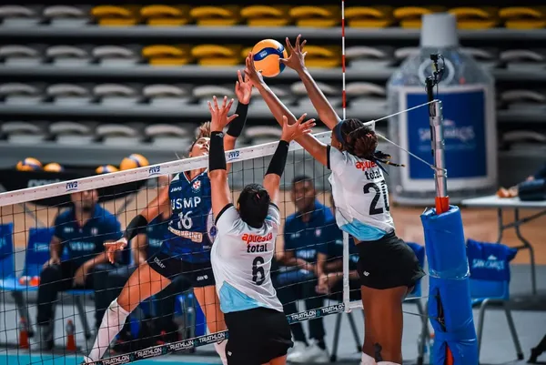 ¡Vibrante Acción en la Liga Peruana de Voleibol Femenino 2024!