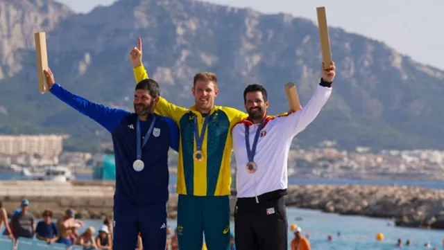 Stefano Peschiera en el podio en los Juegos Olímpicos París 2024