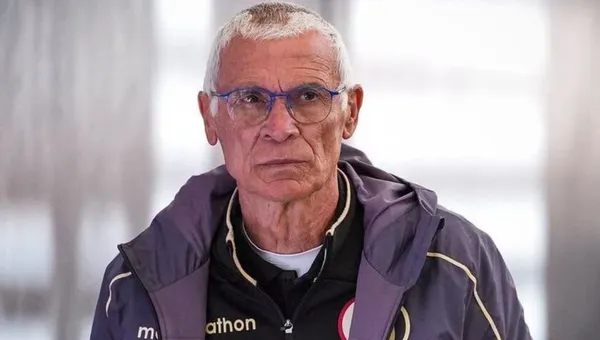 ¡No va más! Universitario oficializó la salida de Héctor Cúper como DT del primer equipo