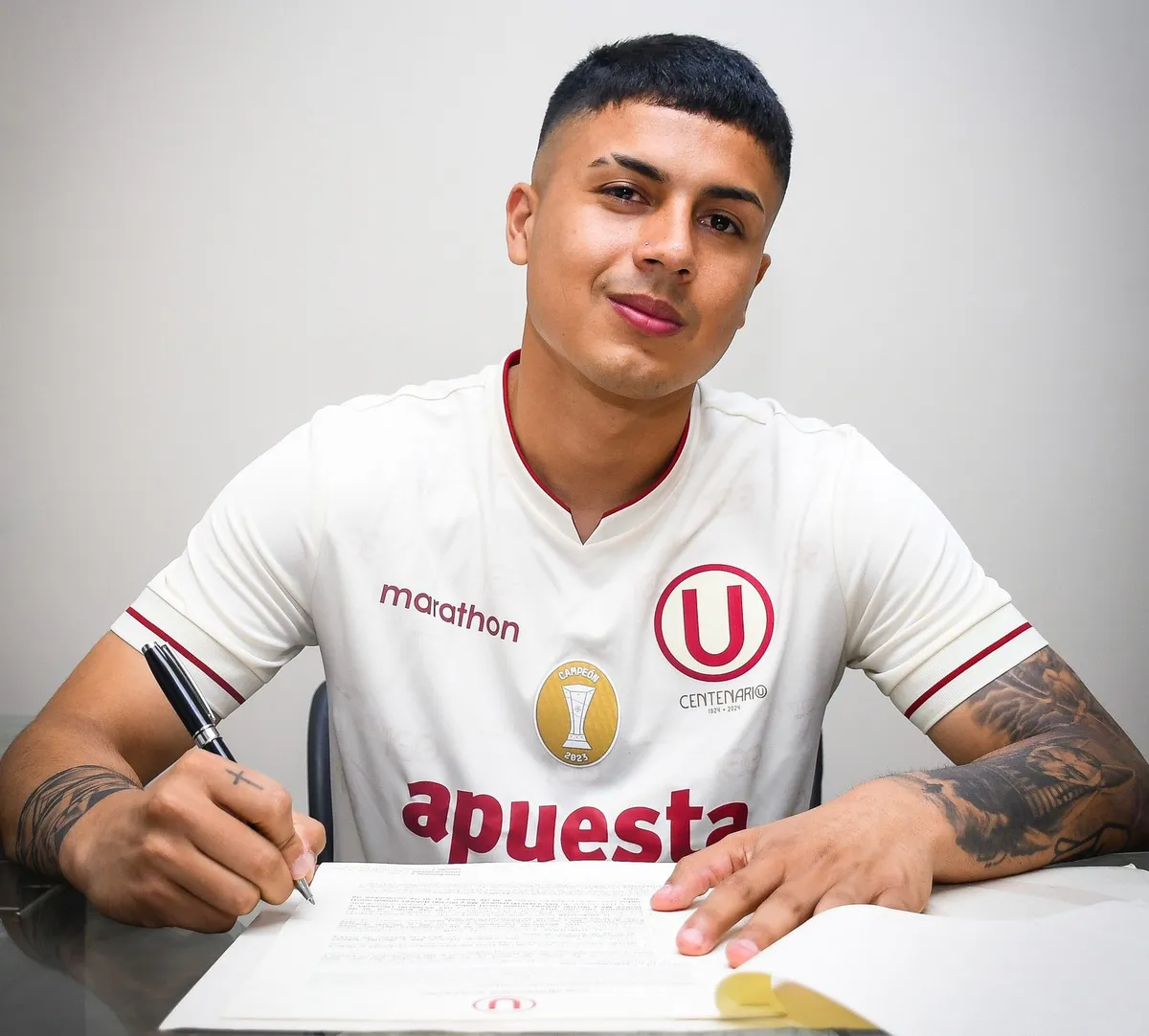Universitario celebra la llegada de Jairo Concha para su centenario.