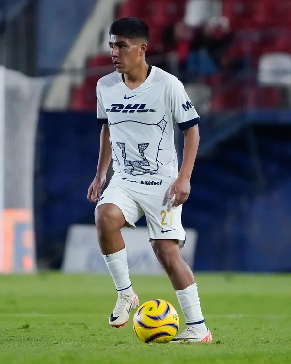 Piero Quispe debuta con los Pumas UNAM a pesar de la derrota ante San Luis.