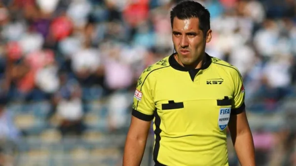 Cristian Garay árbitro FIFA