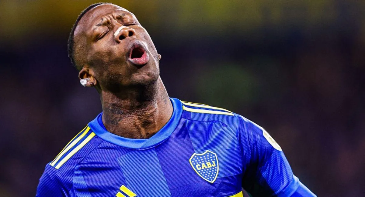 Luis Advíncula 2024