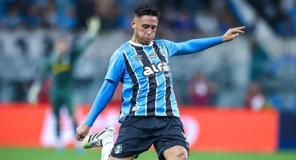 Erick Noriega rompe el mercado: alcanza cotización récord y se convierte en el jugador más valioso de la selección peruana