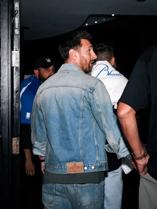 Messi con look casual 