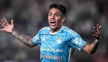 Santiago Gonzalez con camiseta de Sporting Cristal