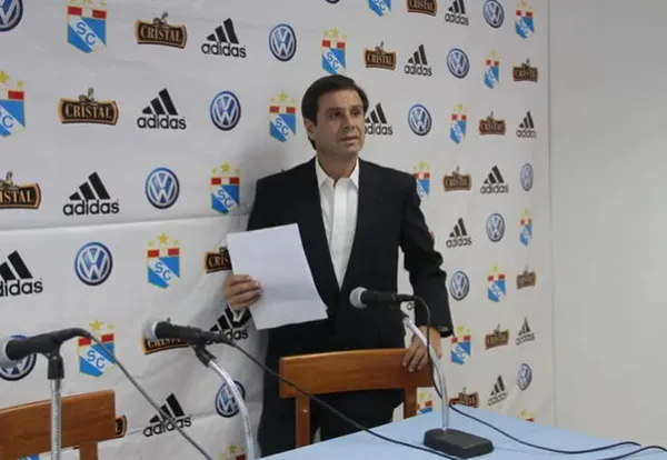 Felipe Cantuarias comentó que está interesado por comprar Sporting Cristal